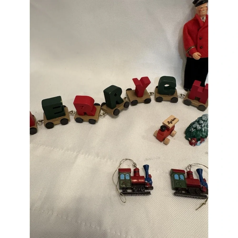 TRAIN Assortment Wooden Resin Christmas Ornaments And Conductor In Felt Suit Lot